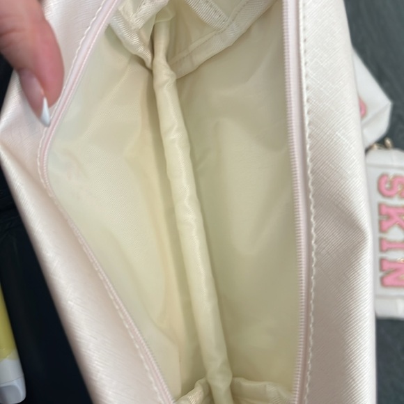 Cute cosmetic patch bags - Picture 5 of 6